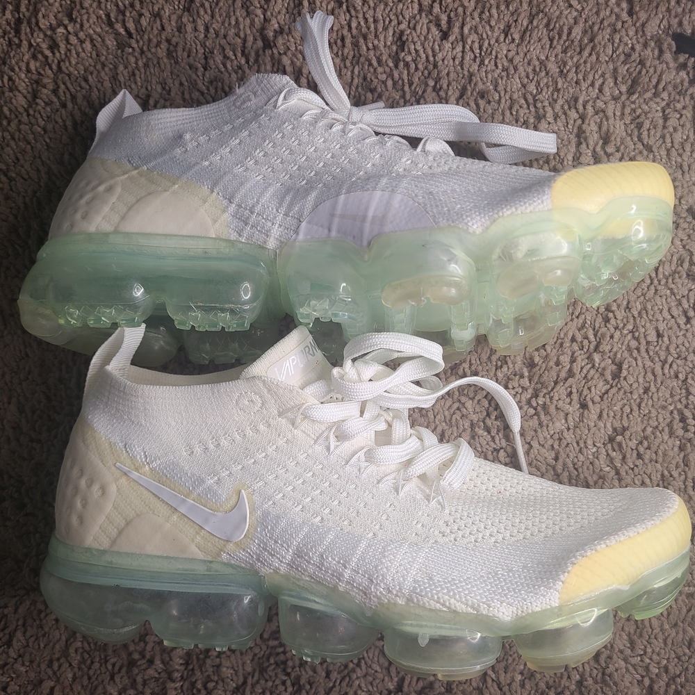 Nike White and Green Air VaporMax Sneakers